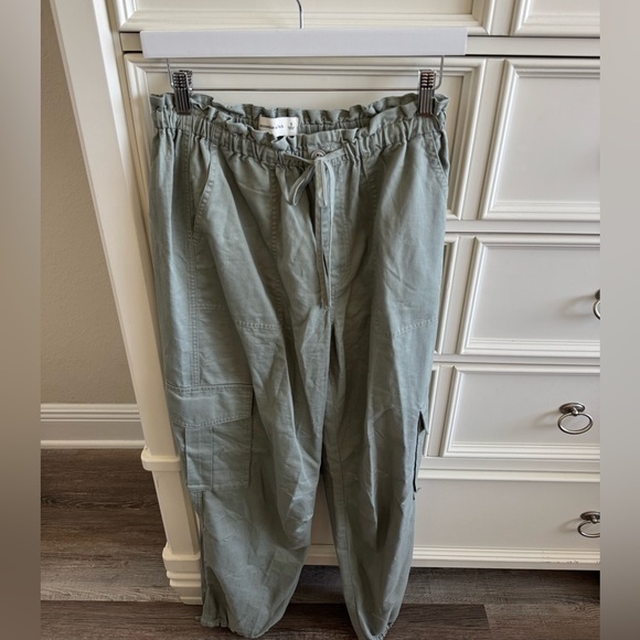 Abercrombie & Fitch Small Cargo Pants - Olive - Picture 2 of 7